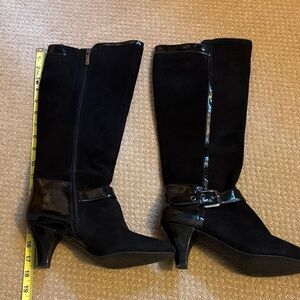 Elegant Black Knee-High Women's Boots
